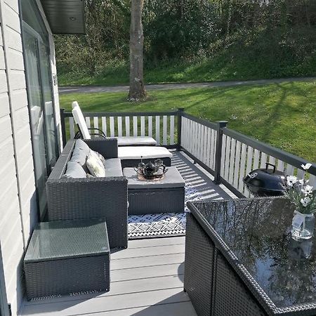 Luxury Lodge On Edge Of New Forest And 800M From Sea Entertainment And Leisure Passes Included Milford on Sea Exterior photo