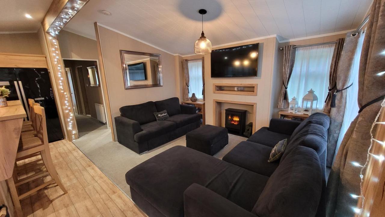 Luxury Lodge On Edge Of New Forest And 800M From Sea Entertainment And Leisure Passes Included Milford on Sea Exterior photo