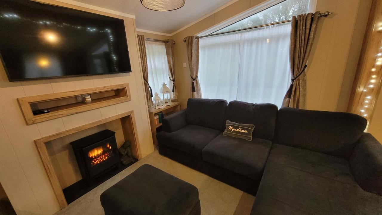 Luxury Lodge On Edge Of New Forest And 800M From Sea Entertainment And Leisure Passes Included Milford on Sea Exterior photo